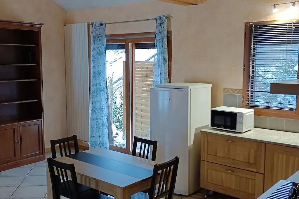 Chalet 2 Chambres En Savoie Pour 1 A 4 Personnes Gerbaix Holiday home