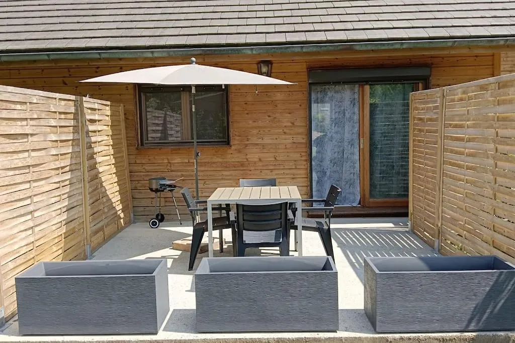 Chalet 2 Chambres En Savoie Pour 1 A 4 Personnes Gerbaix 0*,  France